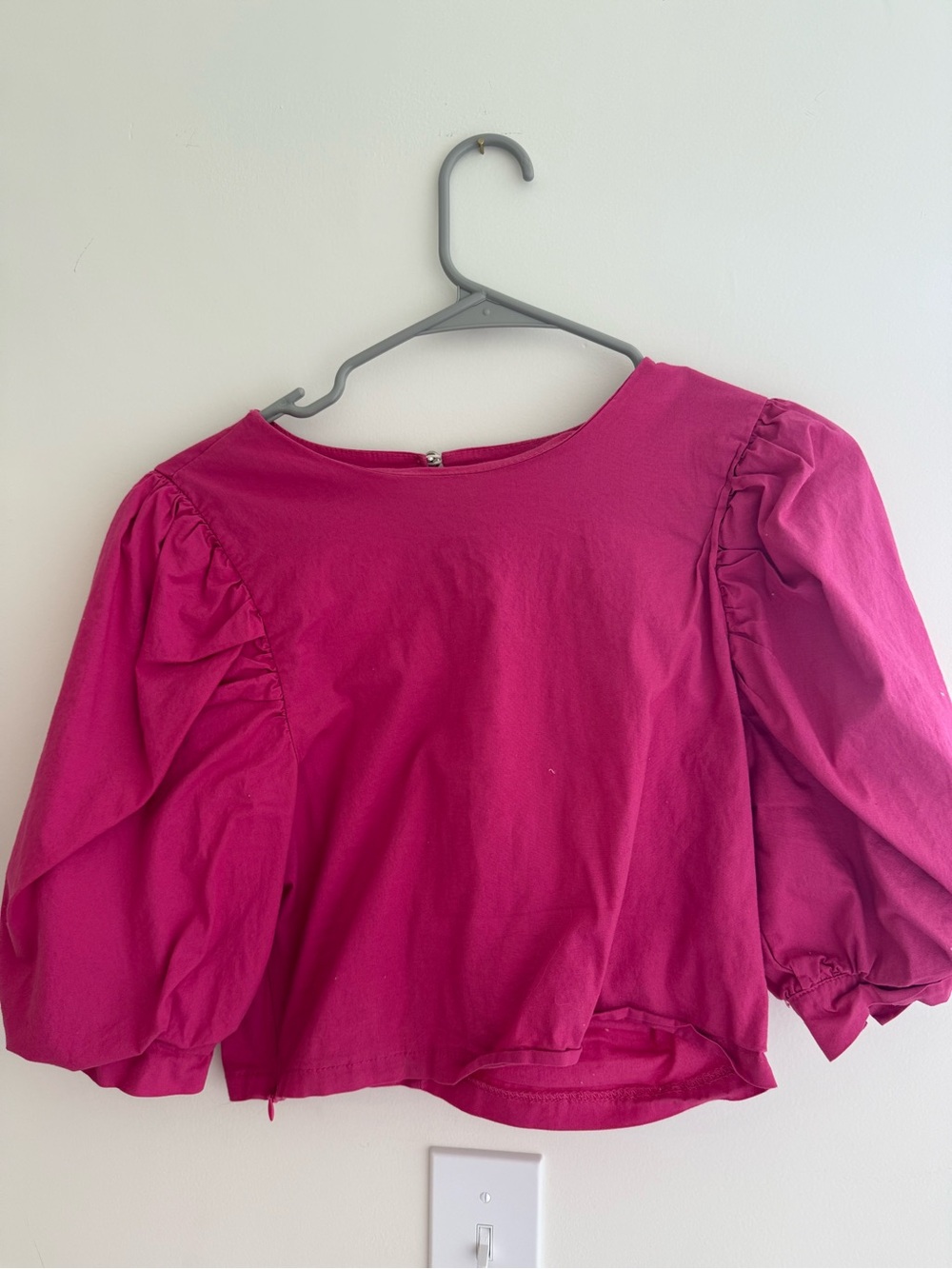 Nasty Gal Magenta Puff-Sleeve Crop Top